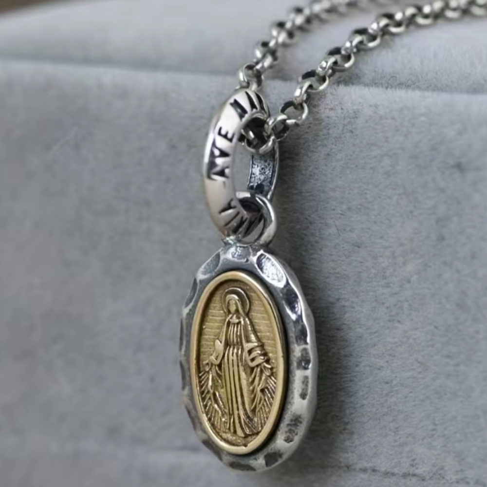 Elegant Silver and Gold Pendant Necklace